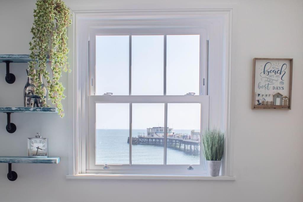 Lovely 2- Bedroom Apartment With Stunning Sea Views Worthing Bagian luar foto