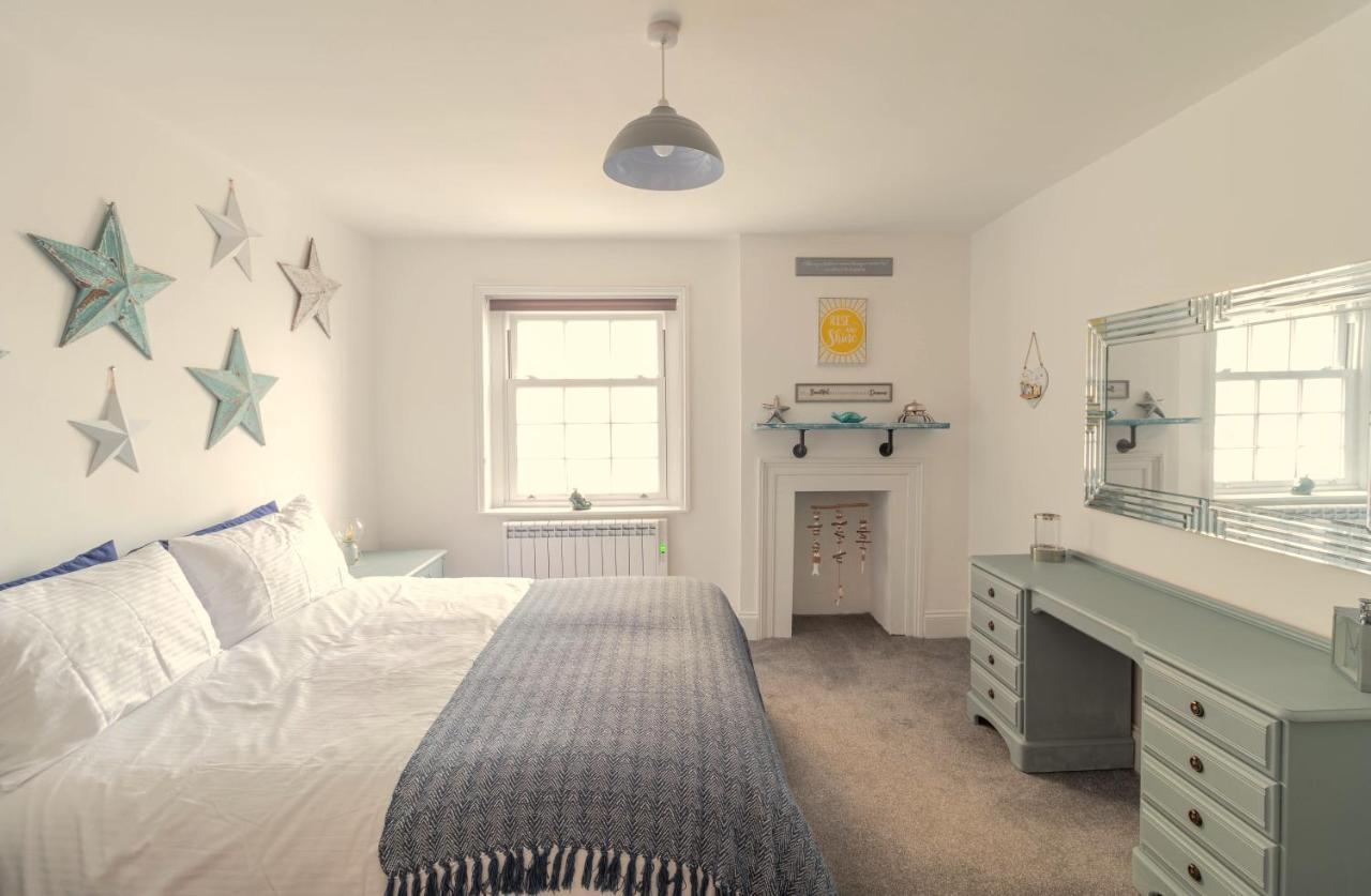Lovely 2- Bedroom Apartment With Stunning Sea Views Worthing Bagian luar foto
